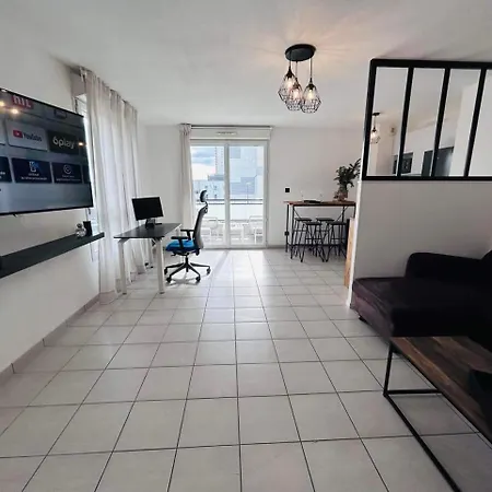 City, Proche Bordeaux, Piscine Et Parking Apartment