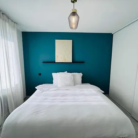 City, Proche Bordeaux, Piscine Et Parking *