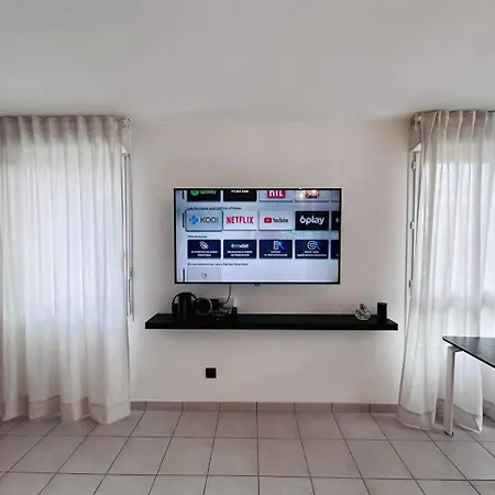 City, Proche Bordeaux, Piscine Et Parking Apartment